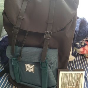 Herschel little America